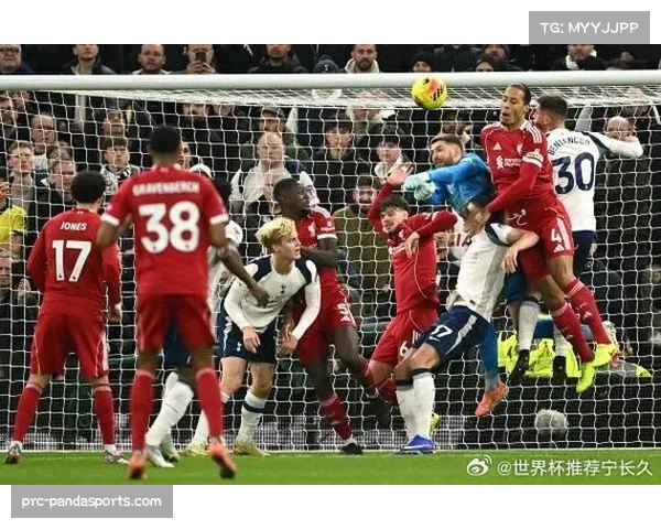 维卡里奥扑出索博任意球仍失守 热刺门将面对世界波无奈